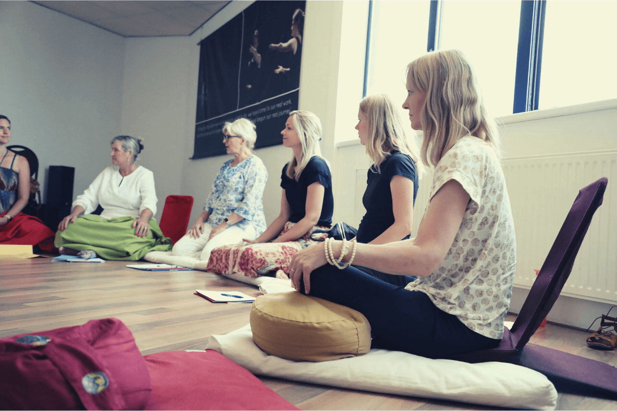 Wat is de 8-weekse mindfulness training op locatie? 